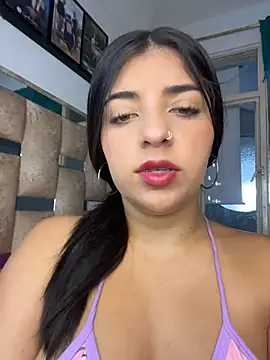 Snapshot of Isaa-Sweet chatting on 02.04.26 Isaa-Sweet online show from 02.04.26