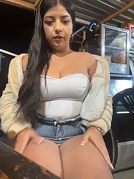 Snapshot of Isaa-Sweet chatting on 03.12.26 Isaa-Sweet online show from 03.12.26