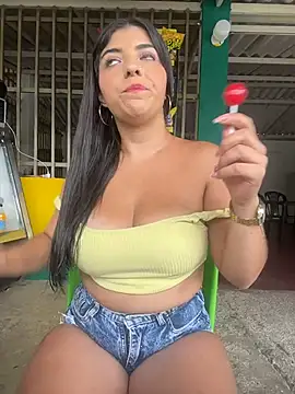 Snapshot of Isaa-Sweet chatting on 03.17.26 Isaa-Sweet online show from 03.17.26