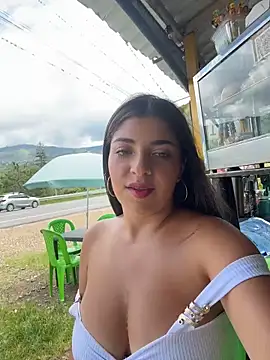 Snapshot of Isaa-Sweet chatting on 04.07.26 Isaa-Sweet online show from 04.07.26