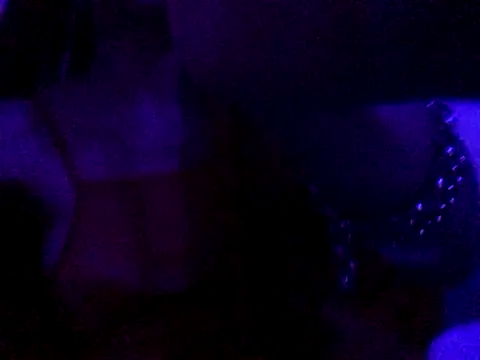 Snapshot of kendrafarq chatting on 10.03.25 kendrafarq online show from 10.03.25