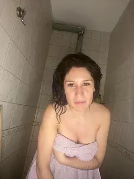 kendrafarq online show from 04.16.26