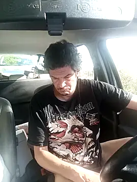 Snapshot of twitshe chatting on 10.20.25 twitshe online show from 10.20.25