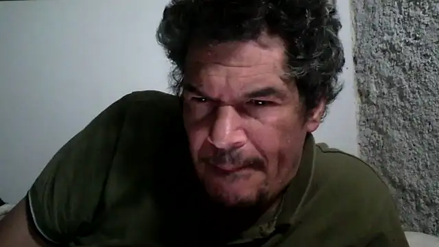 Snapshot of twitshe chatting on 10.21.25 twitshe online show from 10.21.25