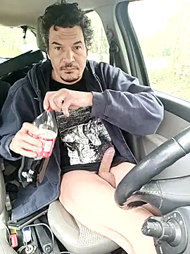 Snapshot of twitshe chatting on 10.27.25 twitshe online show from 10.27.25