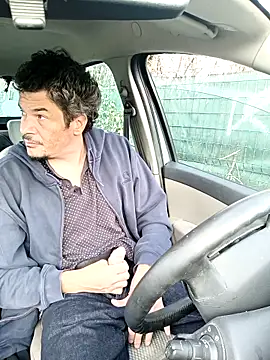 Snapshot of twitshe chatting on 11.06.25 twitshe online show from 11.06.25