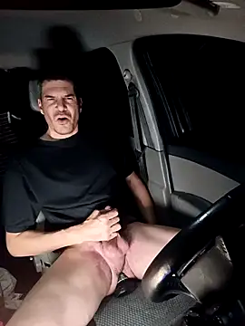 Snapshot of twitshe chatting on 11.16.25 twitshe online show from 11.16.25