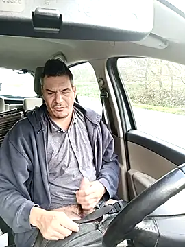 Snapshot of twitshe chatting on 11.20.25 twitshe online show from 11.20.25