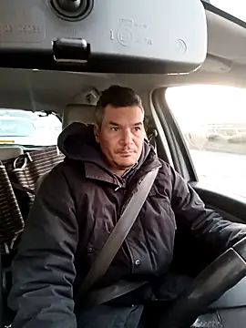 Snapshot of twitshe chatting on 11.21.25 twitshe online show from 11.21.25