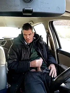 Snapshot of twitshe chatting on 11.22.25 twitshe online show from 11.22.25