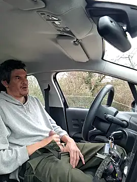 Snapshot of twitshe chatting on 02.05.26 twitshe online show from 02.05.26