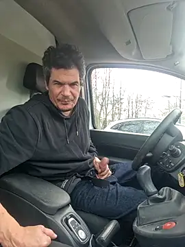 Snapshot of twitshe chatting on 02.18.26 twitshe online show from 02.18.26