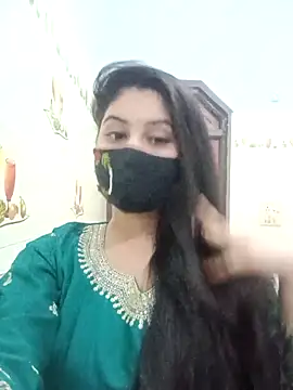 Snapshot of Hot-Soniya733 chatting on 12.15.25 Hot-Soniya733 online show from 12.15.25