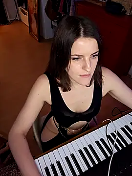 BelleFelicitas online show from 11.14.25