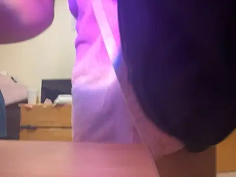 luvrgrllani online show from 11.24.25