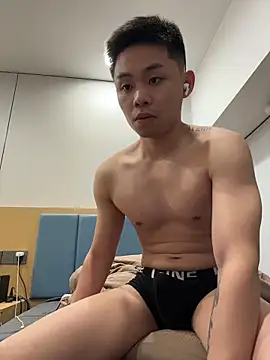 Snapshot of jensenyep chatting on 11.07.25 jensenyep online show from 11.07.25