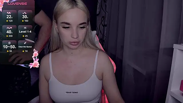 Snapshot of KiraKrox chatting on 02.25.26 KiraKrox online show from 02.25.26