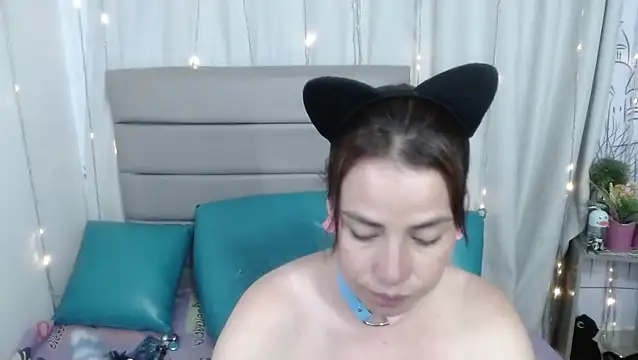 Snapshot of Cintia_Leon chatting on 09.24.25 Cintia Leon online show from 09.24.25