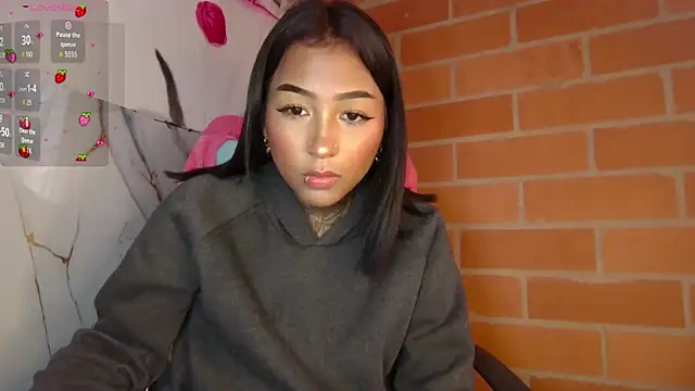 Snapshot of kitty_moon1 chatting on 09.09.25 kitty moon1 online show from 09.09.25
