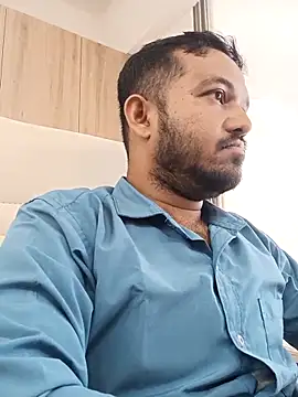 Snapshot of VJ17 chatting on 10.10.25 VJ17 online show from 10.10.25