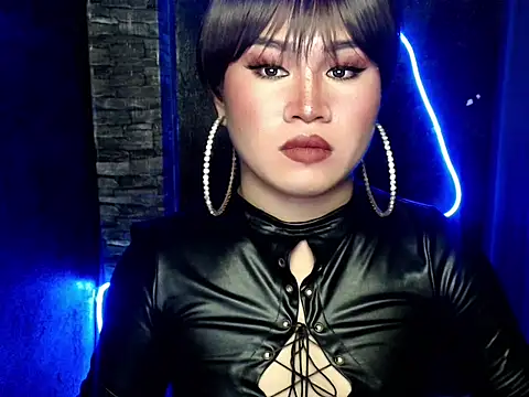 pretty lassy online show from 10.21.25