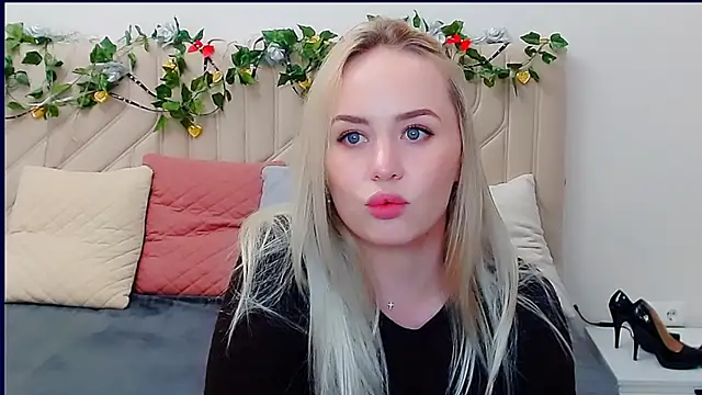 LiluMoon   online show from 04.17.26