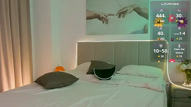 Lisa Blossom online show from 11.17.25