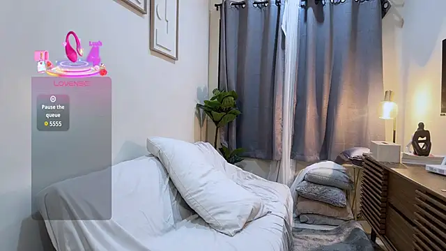 Snapshot of penny_coco chatting on 10.31.25 penny coco online show from 10.31.25