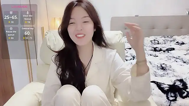 T-LL77- online show from 02.10.26