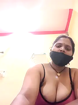 Snapshot of Rani_Devi143 chatting on 10.21.25 Rani Devi143 online show from 10.21.25