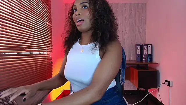 ArianaBeake online show from 04.15.26