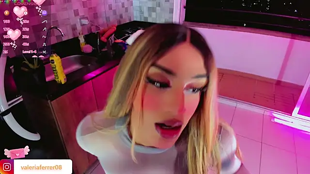 Snapshot of SEXYTSLATINA chatting on 11.28.25 SEXYTSLATINA online show from 11.28.25