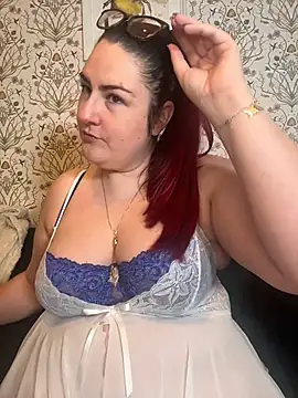 Snapshot of Lacey-BBW chatting on 11.18.25 Lacey-BBW online show from 11.18.25