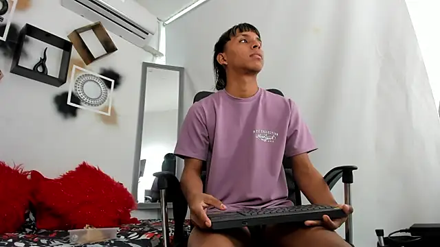 tyler twink boy online show from 11.16.25