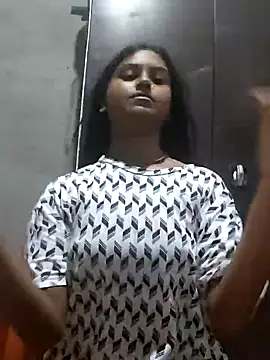 Snapshot of Tara2007 chatting on 10.07.25 Tara2007 online show from 10.07.25