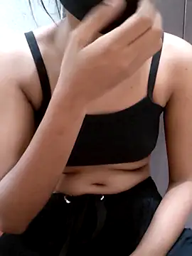 Snapshot of Tara2007 chatting on 11.04.25 Tara2007 online show from 11.04.25