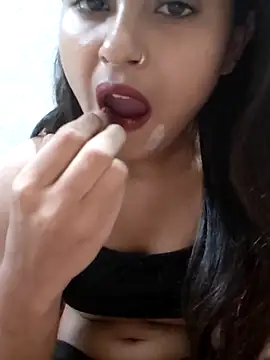 Snapshot of Tara2007 chatting on 11.24.25 Tara2007 online show from 11.24.25