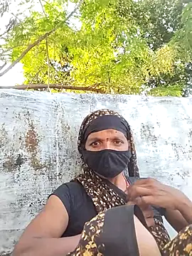 Snapshot of Sexi_savita chatting on 11.02.25 Sexi savita online show from 11.02.25