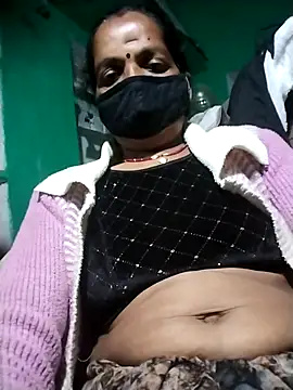 Snapshot of Sexi_savita chatting on 11.20.25 Sexi savita online show from 11.20.25