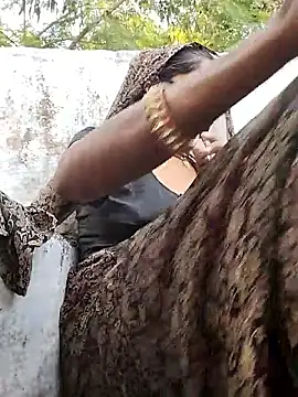 Snapshot of Sexi_savita chatting on 11.30.25 Sexi savita online show from 11.30.25