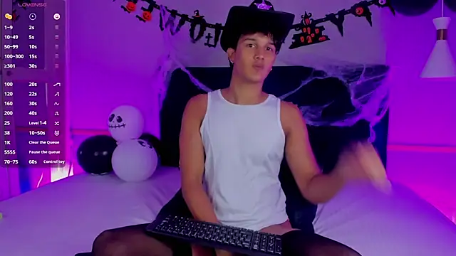 Leo Savage  online show from 10.18.25