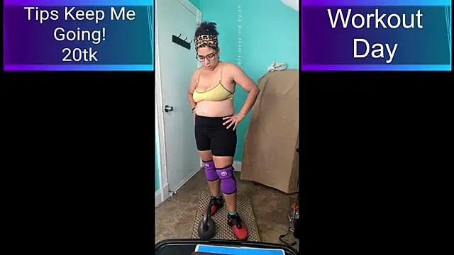 Snapshot of nsfwismorefun chatting on 09.19.25 nsfwismorefun online show from 09.19.25