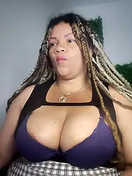 Snapshot of Eva_Luxei chatting on 02.25.26 Eva Luxei online show from 02.25.26