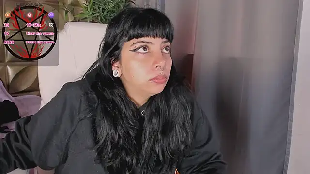 Snapshot of emily-santoss chatting on 10.17.25 emily-santoss online show from 10.17.25