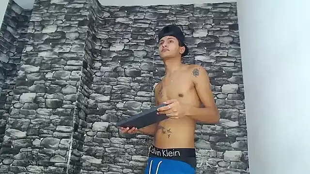 gustavo saaled19  online show from 10.17.25