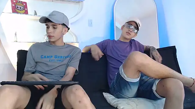 Snapshot of THREE_GUYS_HOT chatting on 09.14.25 THREE GUYS HOT online show from 09.14.25