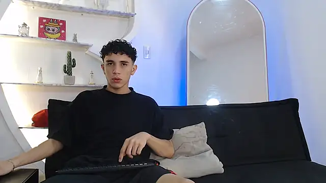 THREE GUYS HOT online show from 10.31.25