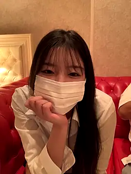 Snapshot of happy_hino chatting on 10.02.25 happy hino online show from 10.02.25