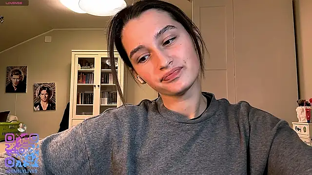 Snapshot of DarlineBrustera chatting on 12.16.25 DarlineBrustera online show from 12.16.25