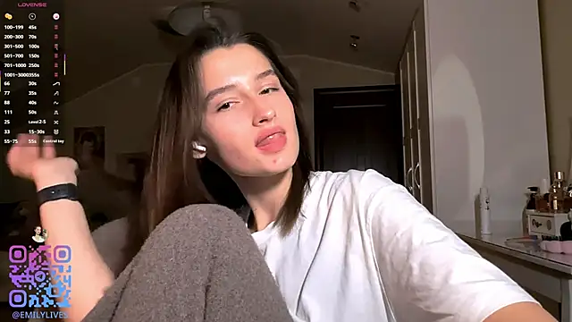 Snapshot of DarlineBrustera chatting on 02.27.26 DarlineBrustera online show from 02.27.26